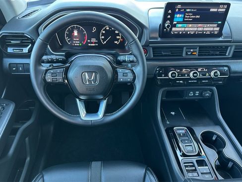 Used 2025 Honda Pilot EX-L image 13