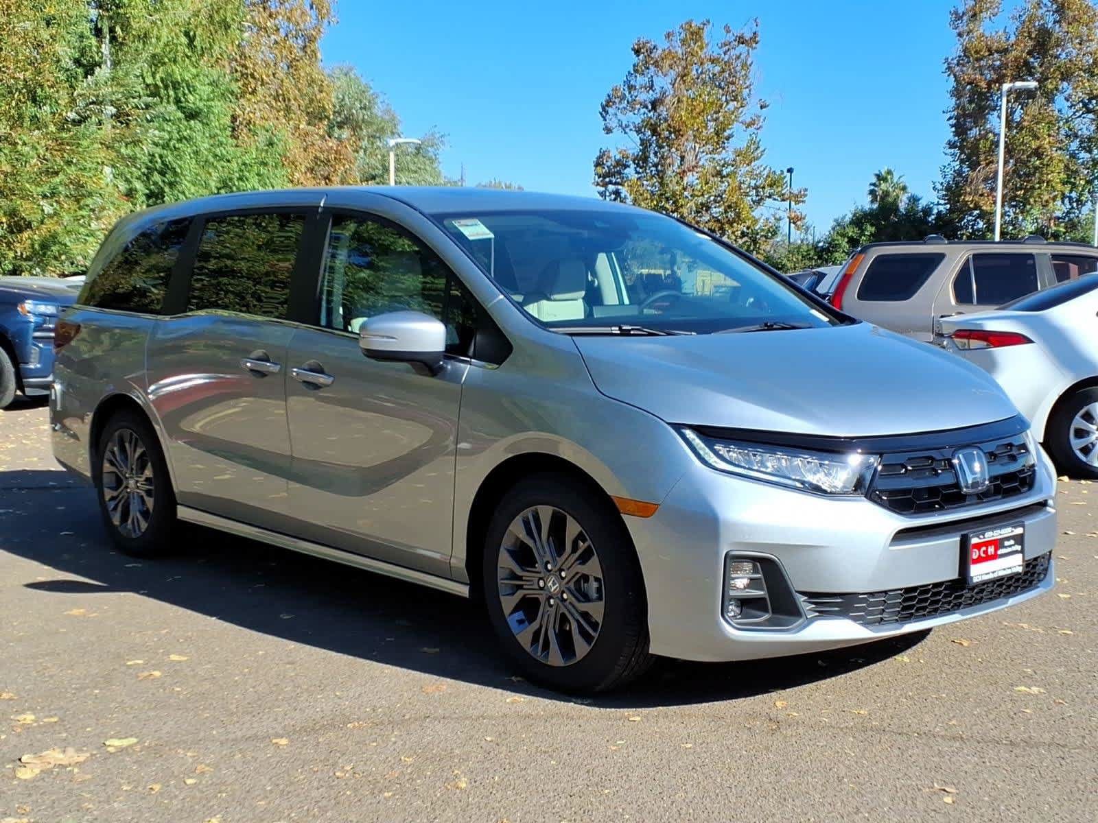New 2027 Honda Odyssey Touring image 3
