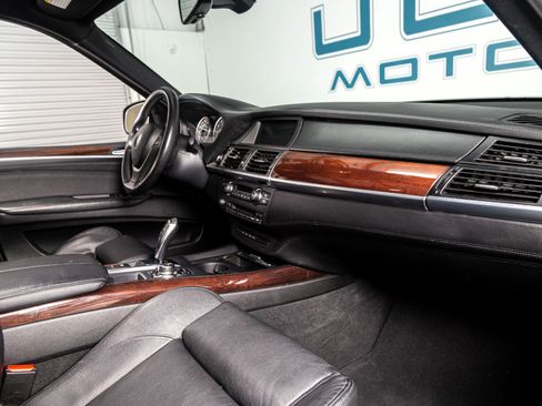 Used 2012 BMW X5 xDrive50i image 12