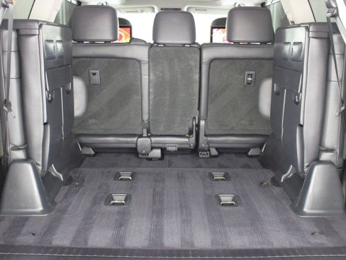 Used 2017 Lexus LX 570 4WD w/ Luxury Package image 70