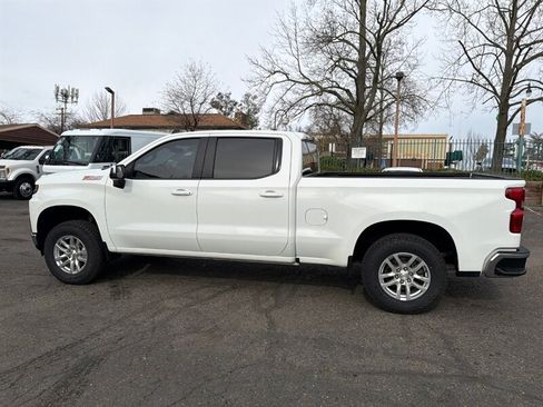 Used 2022 Chevrolet Silverado 1500 LT w/ Z71 Off-Road Package AWD/4WD image 13