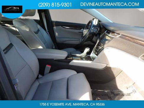 Used 2014 Cadillac XTS Premium image 10