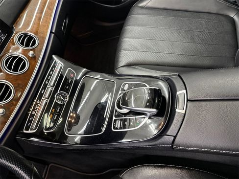 Used 2018 Mercedes-Benz E 300 4MATIC image 30