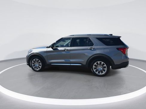 Used 2025 Ford Explorer Platinum RWD image 5