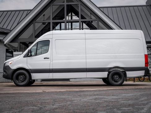 Used 2026 Mercedes-Benz Sprinter 2500 image 3