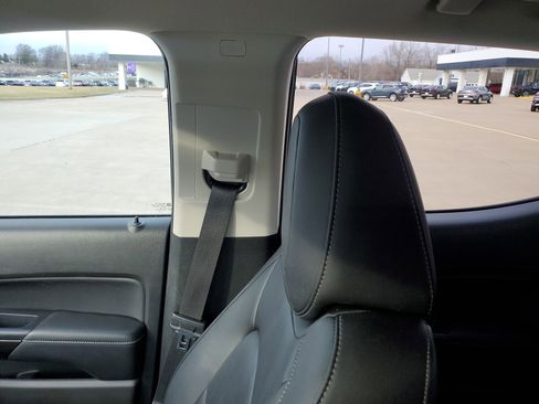 Used 2017 GMC Canyon SLT w/ Driver Alert Package image 12