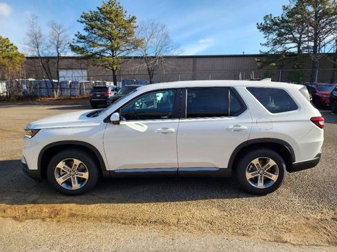 New 2025 Honda Pilot EX-L image 3