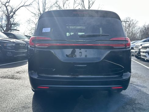 New 2026 Chrysler Pacifica Limited w/ S Appearance Package FWD image 18