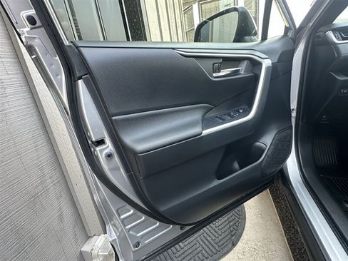 Used 2022 Toyota RAV4 SE w/ Convenience Package AWD/4WD image 41