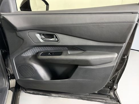 Used 2023 Nissan Ariya AWD image 32