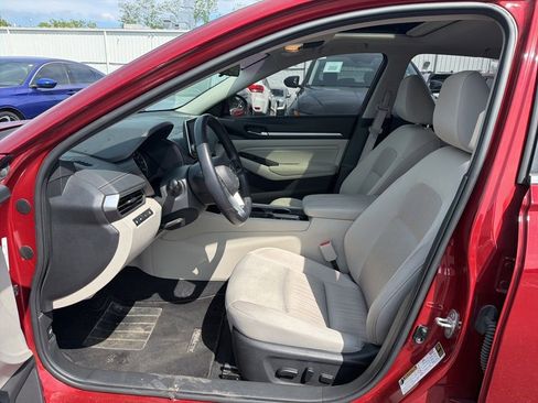 Used 2021 Nissan Altima 2.5 SV w/ SV Premium Package AWD/4WD image 6