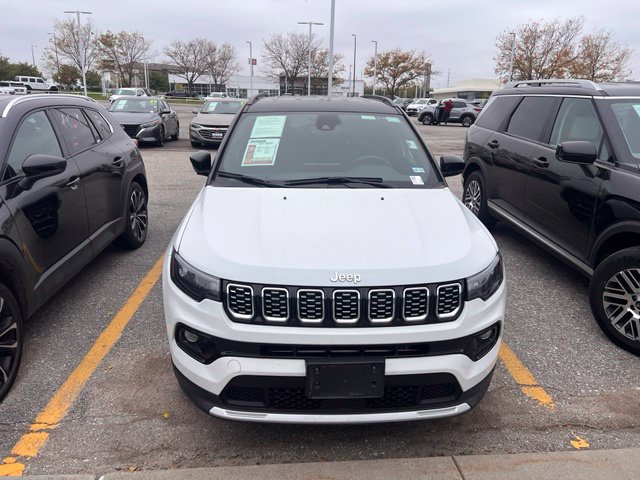 Used 2025 Jeep Compass Limited AWD/4WD image 2