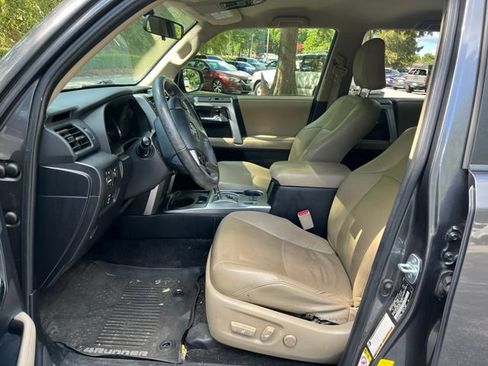 Used 2019 Toyota 4Runner SR5 RWD image 5
