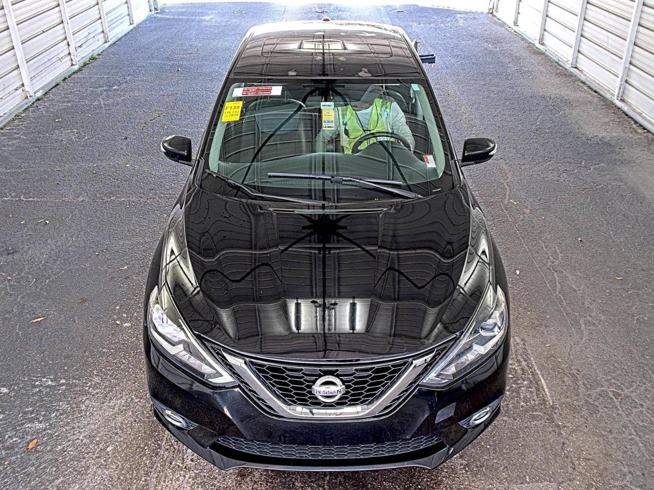 Used 2019 Nissan Sentra SR w/ Premium Package (SR) FWD image 2