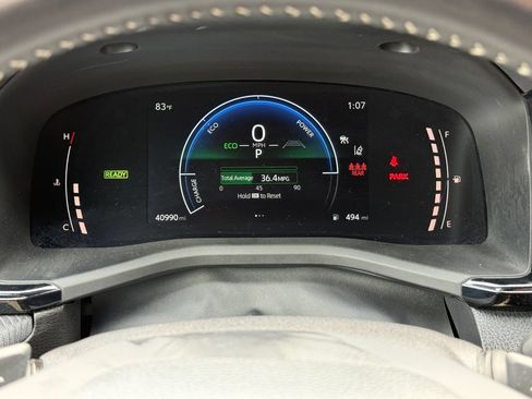 Used 2025 Toyota Camry SE FWD image 31