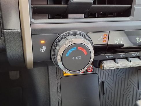 Used 2025 Toyota Tacoma TRD Off-Road image 13