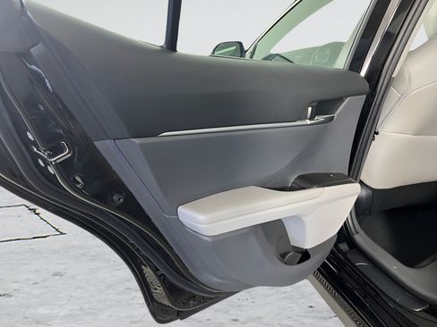Used 2023 Toyota Camry SE AWD/4WD image 11