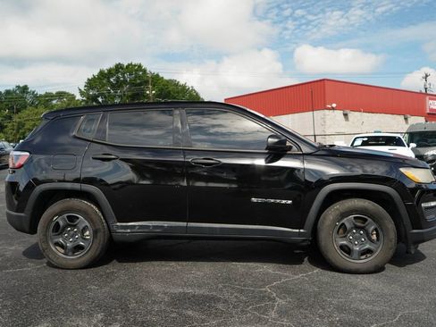 Used 2018 Jeep Compass Sport FWD image 2