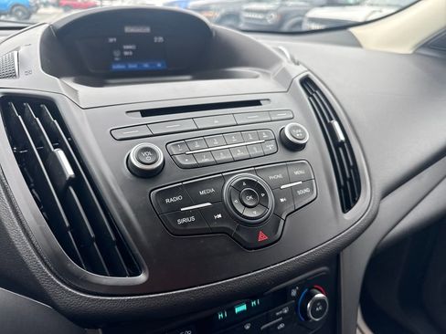 Used 2017 Ford Escape SE image 34