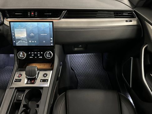 Used 2026 Jaguar F-PACE R-Dynamic S image 29