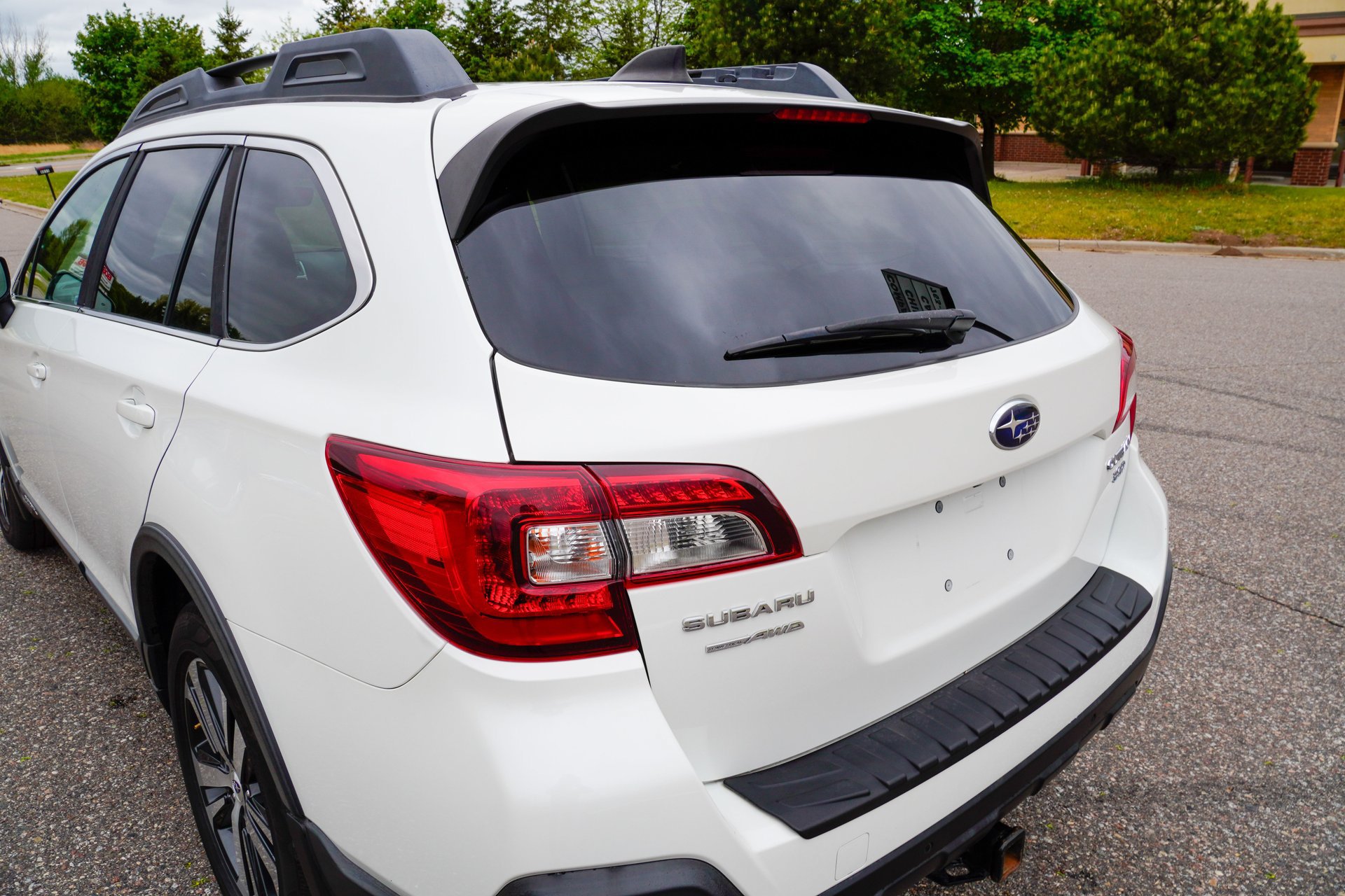 Used 2018 Subaru Outback 3.6R Limited AWD/4WD image 37