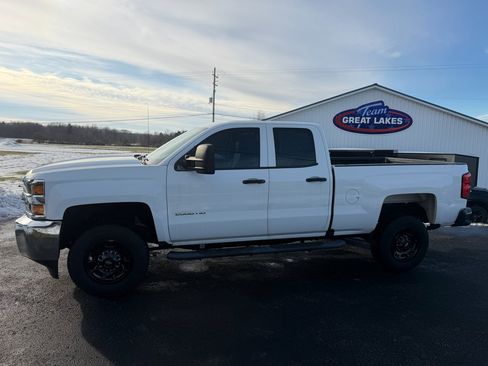 Used 2019 Chevrolet Silverado 2500 W/T w/ Snow Plow Prep Package image 8