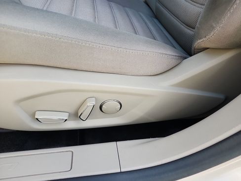 Used 2017 Ford Fusion SE image 13