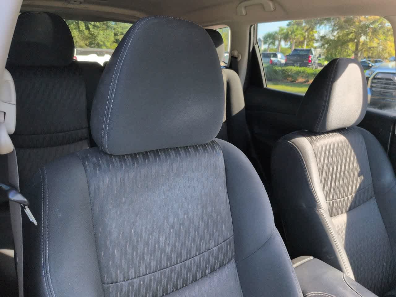 Used 2018 Nissan Rogue SV FWD image 7