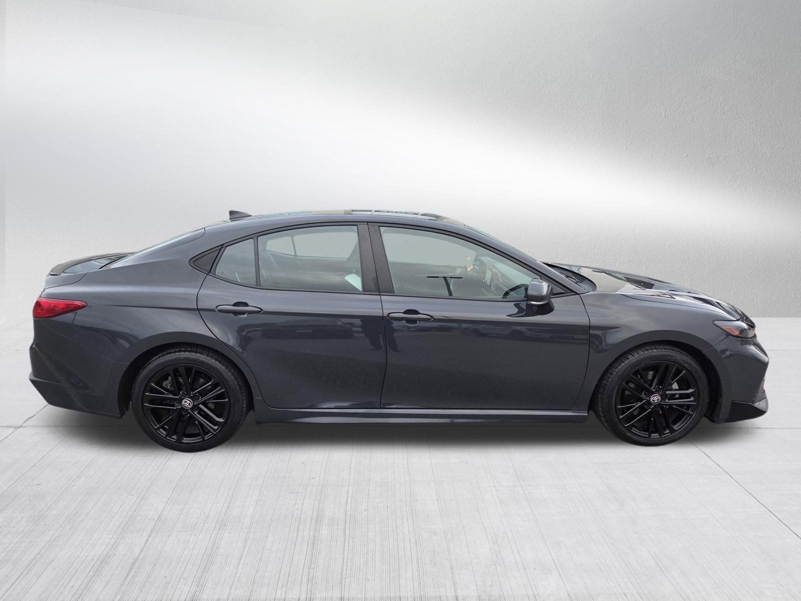 Used 2025 Toyota Camry SE FWD image 8