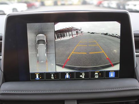 Used 2024 Chevrolet Tahoe Z71 w/ Luxury Package image 32