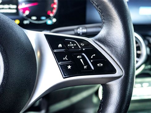 Used 2025 Mercedes-Benz GLB 250 GLB 250 image 20