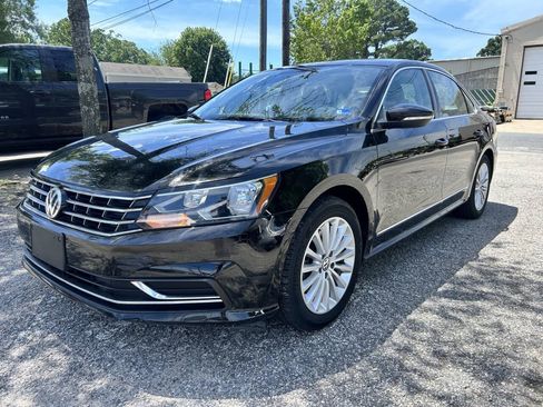 Used 2016 Volkswagen Passat 1.8T SE FWD image 2