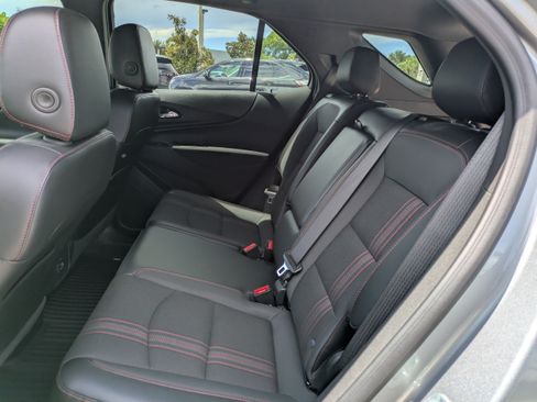 Used 2023 Chevrolet Equinox RS FWD image 13