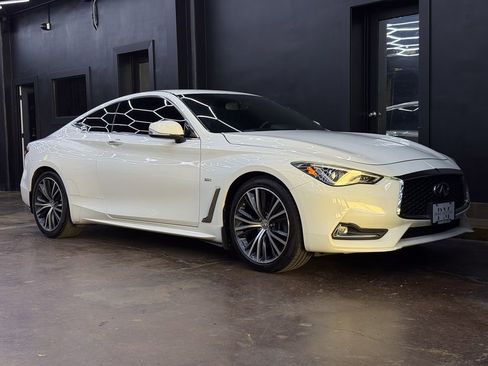 Used 2018 INFINITI Q60 3.0t Luxe AWD/4WD image 11