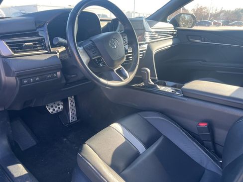 Used 2025 Toyota Camry SE image 8