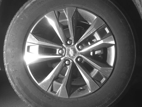 Used 2025 Chevrolet Equinox LT FWD image 11