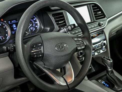 Used 2020 Hyundai Elantra SEL w/ Cargo Package (C1) FWD image 18