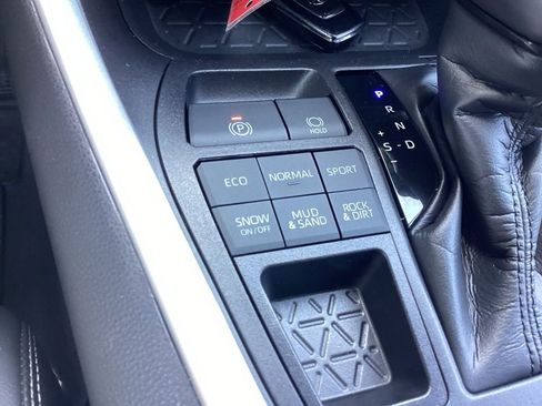 Used 2021 Toyota RAV4 XLE Premium AWD/4WD image 20