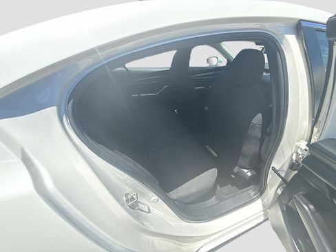 Used 2020 MAZDA MAZDA3 Sedan FWD image 27