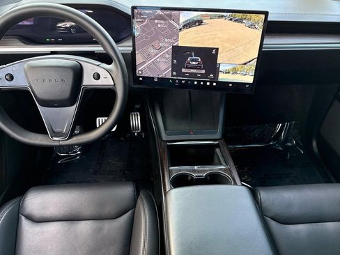 Used 2024 Tesla Model X image 26