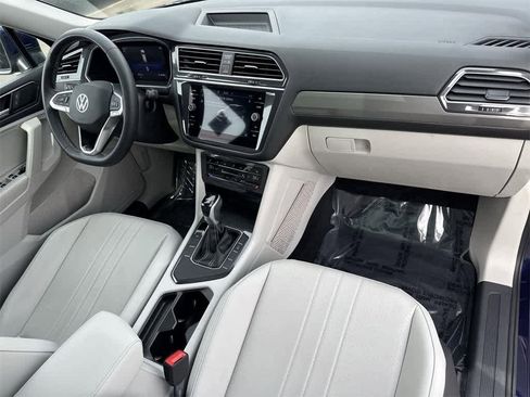 Used 2022 Volkswagen Tiguan SE image 42