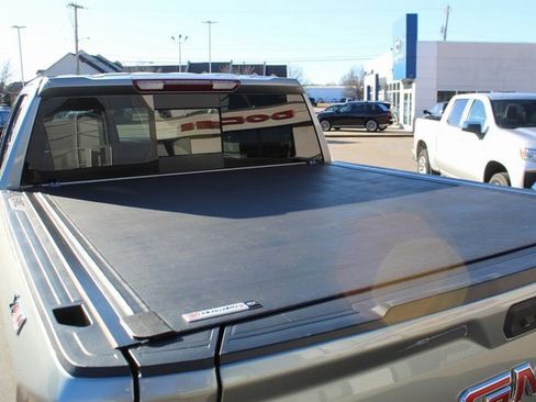 Used 2023 GMC Sierra 1500 SLT image 5