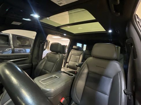 Used 2021 GMC Yukon XL Denali w/ Denali Premium Package AWD/4WD image 28