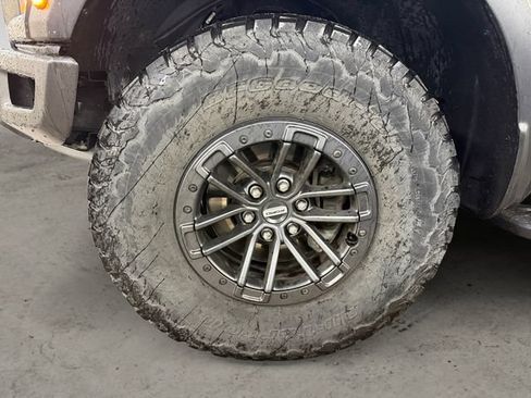 Used 2019 Ford F150 Raptor w/ Equipment Group 802A Luxury AWD/4WD image 14