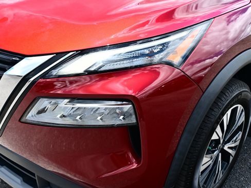 Used 2021 Nissan Rogue SV FWD image 11