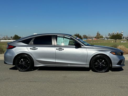 Used 2024 Honda Civic Sport image 3