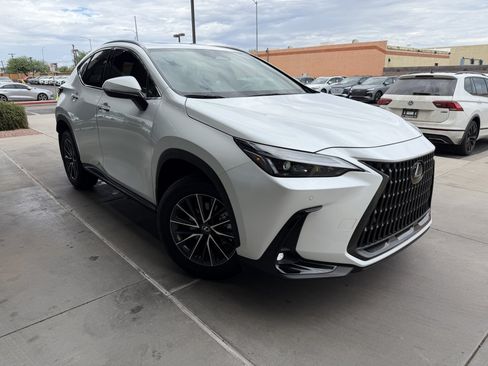 Used 2025 Lexus NX 250 FWD w/ Premium Package image 6