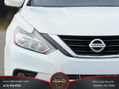 Used 2018 Nissan Altima 2.5 SV FWD image 11