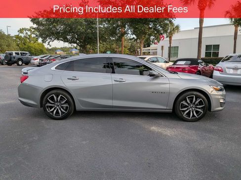 Used 2025 Chevrolet Malibu RS FWD image 3