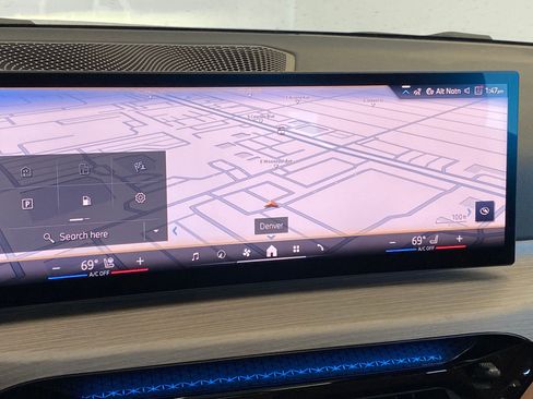 Used 2025 BMW 330i xDrive Sedan w/ Convenience Package image 25